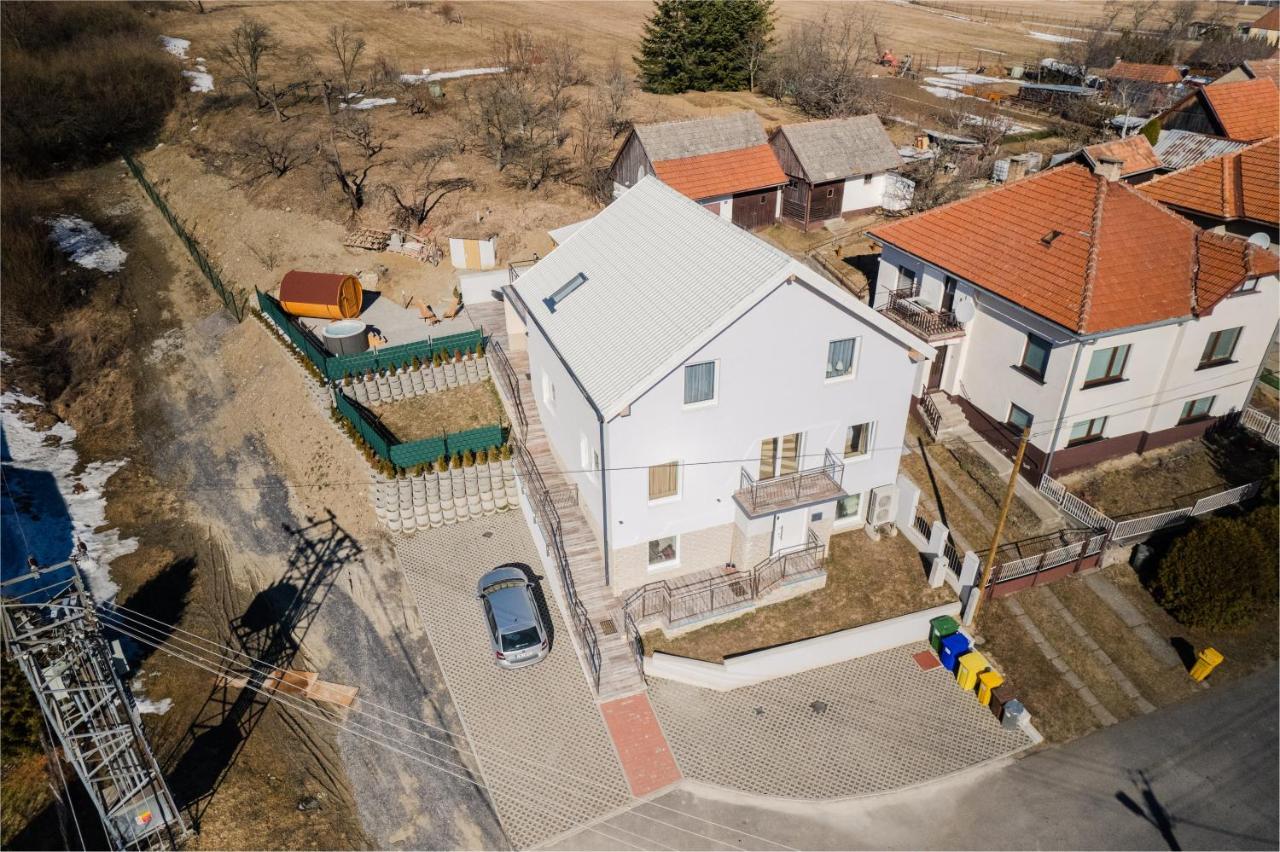 Totina Apartments Závažná Poruba Екстериор снимка